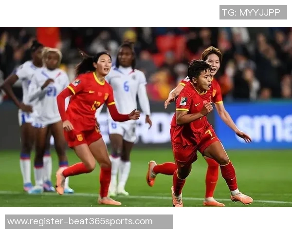 重庆排球队战术引发热议球迷与专家各执己见的争论分析